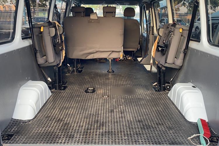 Used JMC Transit 2019 2.8T Commercial Version Long Wheelbase Mid-Roof 6-Seater Rear Single Tire China VI Emission Standard – JX493 Interior 1