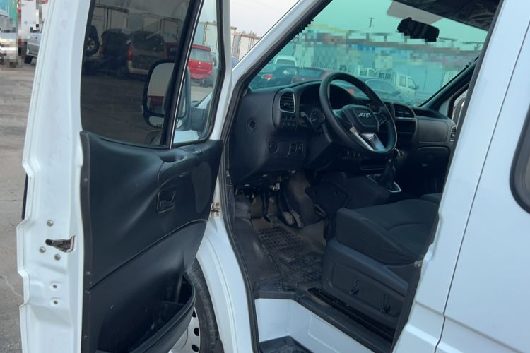 Used JMC Transit 2019 2.8T Commercial Version Short Wheelbase Mid-Roof 6-Seater China VI JX493 Interior 2