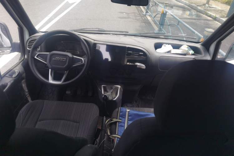Used JMC Transit 2019 2.8T Commercial Version Short Wheelbase Mid-Roof 6-Seater China VI JX493 Interior 2