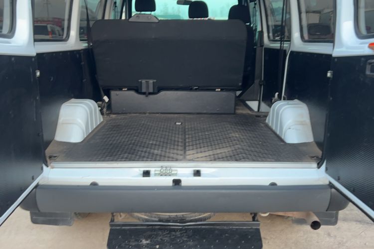 Used JMC Transit 2019 2.8T Commercial Version Short Wheelbase Mid-Roof 6-Seater China VI JX493 Interior 5