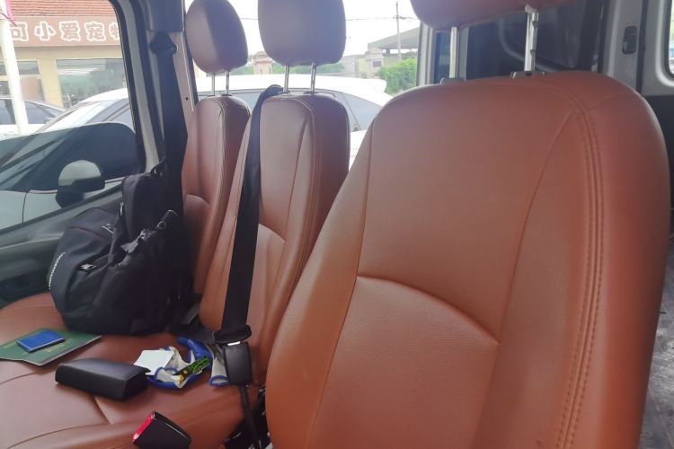 Used JMC Transit 2019 2.8T Commercial Version Short Wheelbase Mid-Roof 6-Seater China VI JX493 Left Front Seat