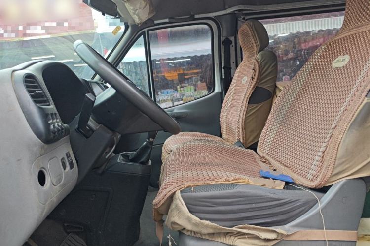 Used JMC Transit 2019 2.8T Commercial Version Long Wheelbase Mid-Roof 6-Seater Rear Single Tire China VI Emission Standard – JX493 Left Front Seat
