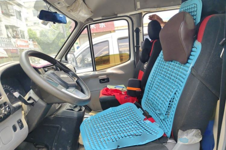 Used JMC Transit 2019 2.8T Commercial Version Long Wheelbase Mid-Roof 6-Seater Rear Single Tire China VI Emission Standard – JX493 Left Front Seat