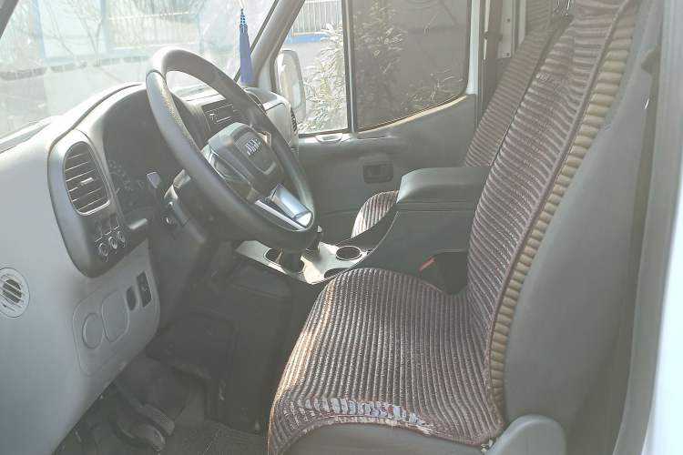 Used JMC Transit 2019 2.8T Commercial Version Intelligent Automatic Transmission Long Wheelbase Mid-Height 6-Seater Rear Single Tire China VI Emission Standard JX493 Left Front Seat