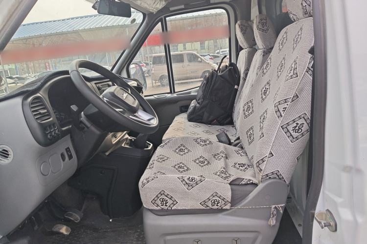 Used JMC Transit 2019 2.8T Commercial Version Short Wheelbase Mid-Roof 3-Seater China VI Standard JX493 Left Front Seat
