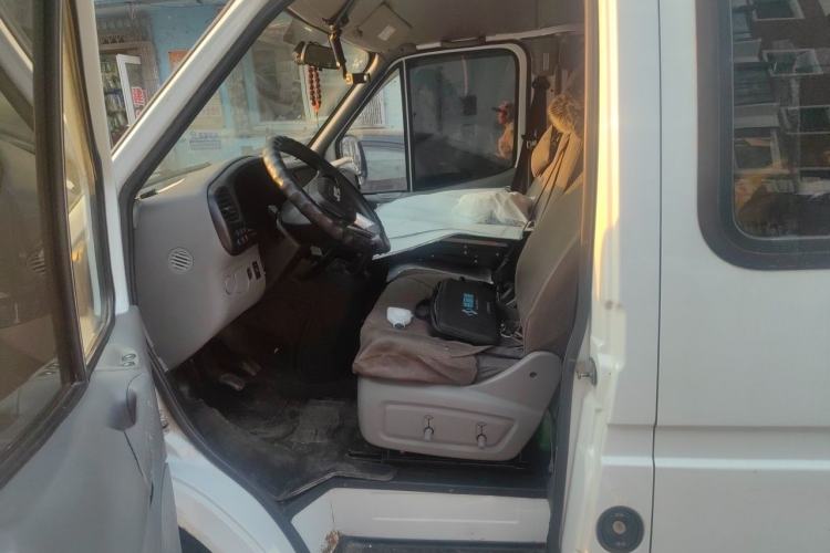 Used JMC Transit 2019 2.8T Commercial Version Short Wheelbase Mid-Roof 6-Seater China VI JX493 Left Front Seat