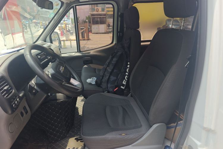 Used JMC Transit 2019 2.8T Commercial Version Short Wheelbase Low Roof 6-Seater China VI Emission Standard JX493 Left Front Seat
