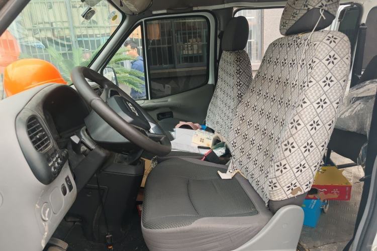 Used JMC Transit 2019 2.8T Commercial Version Short Wheelbase Mid-Roof 6-Seater China VI JX493 Left Front Seat