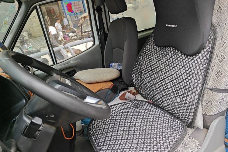 Used JMC Transit 2019 2.8T Commercial Version Long Wheelbase Mid-Roof 6-Seater Rear Single Tire China VI Emission Standard – JX493 Left Front Seat