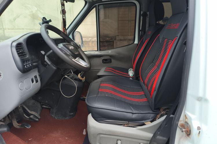 Used JMC Transit 2019 2.8T Commercial Version Intelligent Automatic Transmission Short Wheelbase Mid-Roof Design 6 Seats China VI Emission Standard – JX493 Left Front Seat