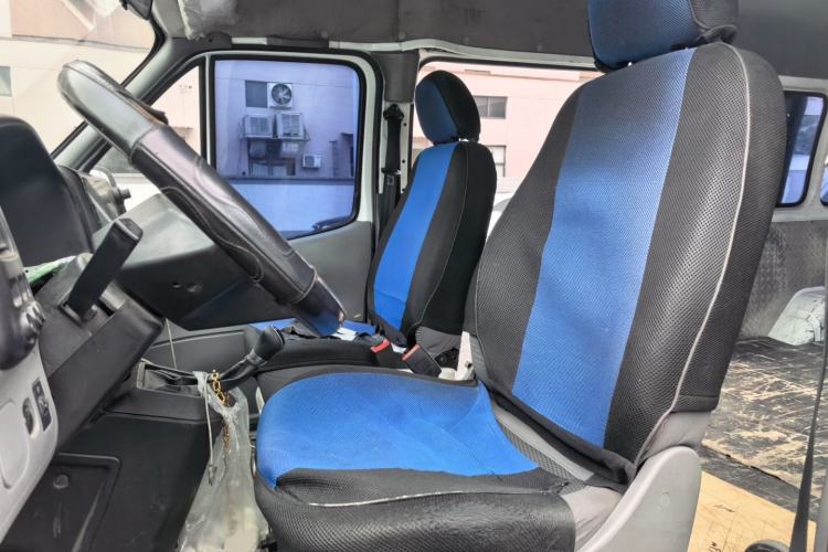 Used JMC Transit 2019 2.8T Commercial Version Long Wheelbase Mid-Roof 6-Seater Rear Single Tire China VI Emission Standard – JX493 Left Front Seat