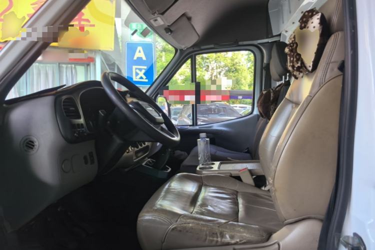 Used JMC Transit 2019 2.8T Commercial Version Short Wheelbase Mid-Roof 3-Seater China VI Standard JX493 Left Front Seat