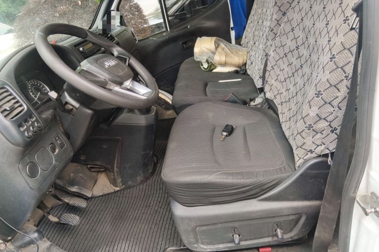 Used JMC Transit 2019 2.8T Commercial Version Short Wheelbase Mid-Roof 6-Seater China VI JX493 Left Front Seat