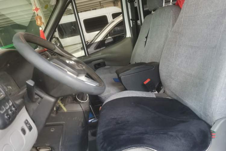 Used JMC Transit 2019 2.8T Commercial Version Short Wheelbase Mid-Roof 6-Seater China VI JX493 Left Front Seat