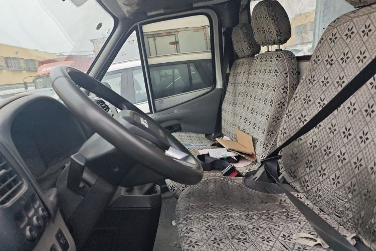 Used JMC Transit 2019 2.8T Commercial Version Short Wheelbase Mid-Roof 3-Seater China VI Standard JX493 Left Front Seat