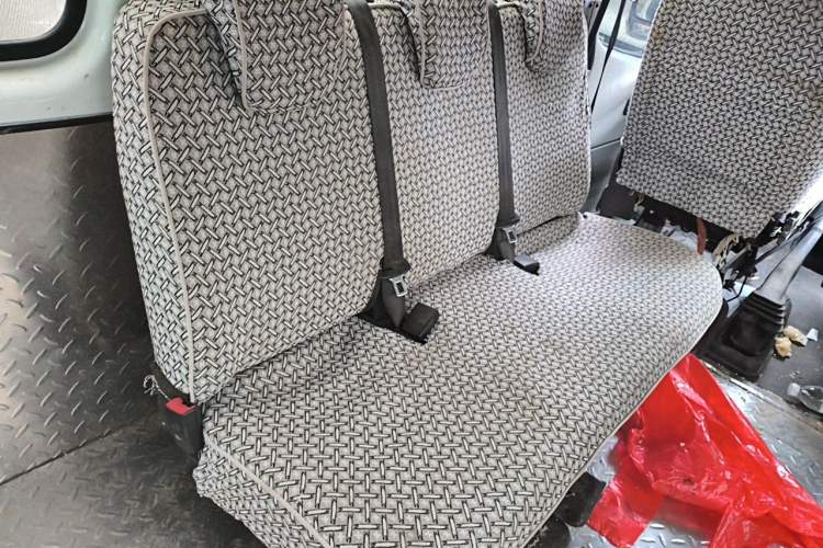 Used JMC Transit 2019 2.8T Commercial Version Long Wheelbase Mid-Roof 6-Seater Rear Single Tire China VI Emission Standard – JX493 Left Rear Seat