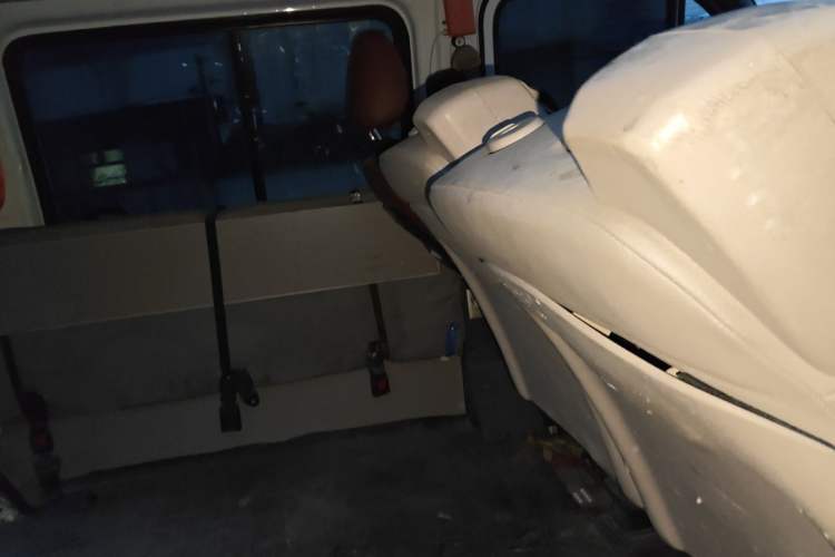 Used JMC Transit 2019 2.8T Commercial Version Short Wheelbase Low Roof 6-Seater China VI Emission Standard JX493 Left Rear Seat