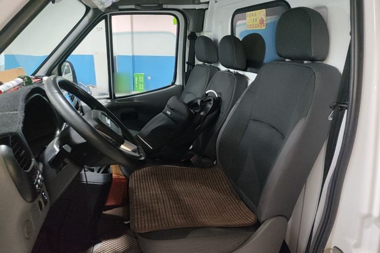 Used JMC Transit 2019 2.8T Commercial Version Short Wheelbase Mid-Roof 3-Seater China VI Standard JX493 Left Rear Seat