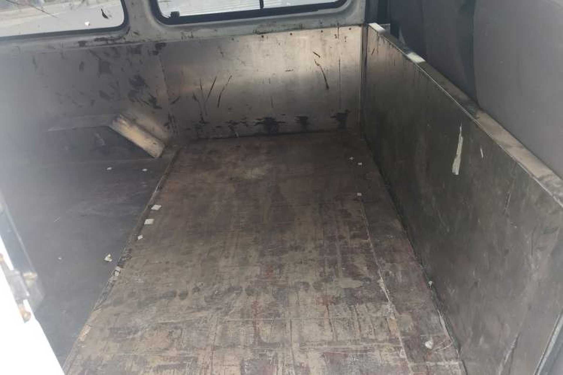 Used JMC Transit 2019 2.8T Commercial Version Short Wheelbase Low Roof 6-Seater China VI Emission Standard JX493 Left Rear Seat