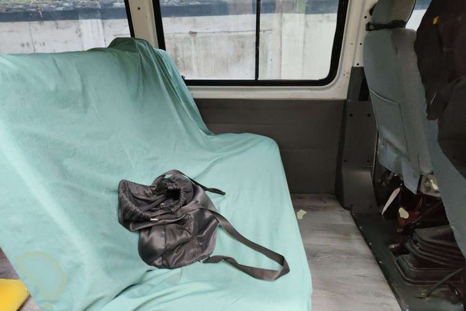 Used JMC Transit 2019 2.8T Commercial Version Short Wheelbase Mid-Roof 6-Seater China VI JX493 Left Rear Seat
