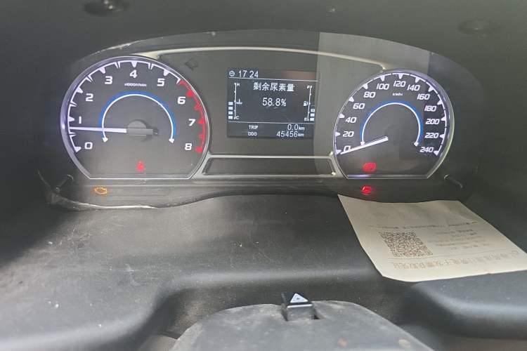 Used JMC Transit 2019 2.8T Commercial Version Short Wheelbase Mid-Roof 6-Seater China VI JX493 Odometer Close Up