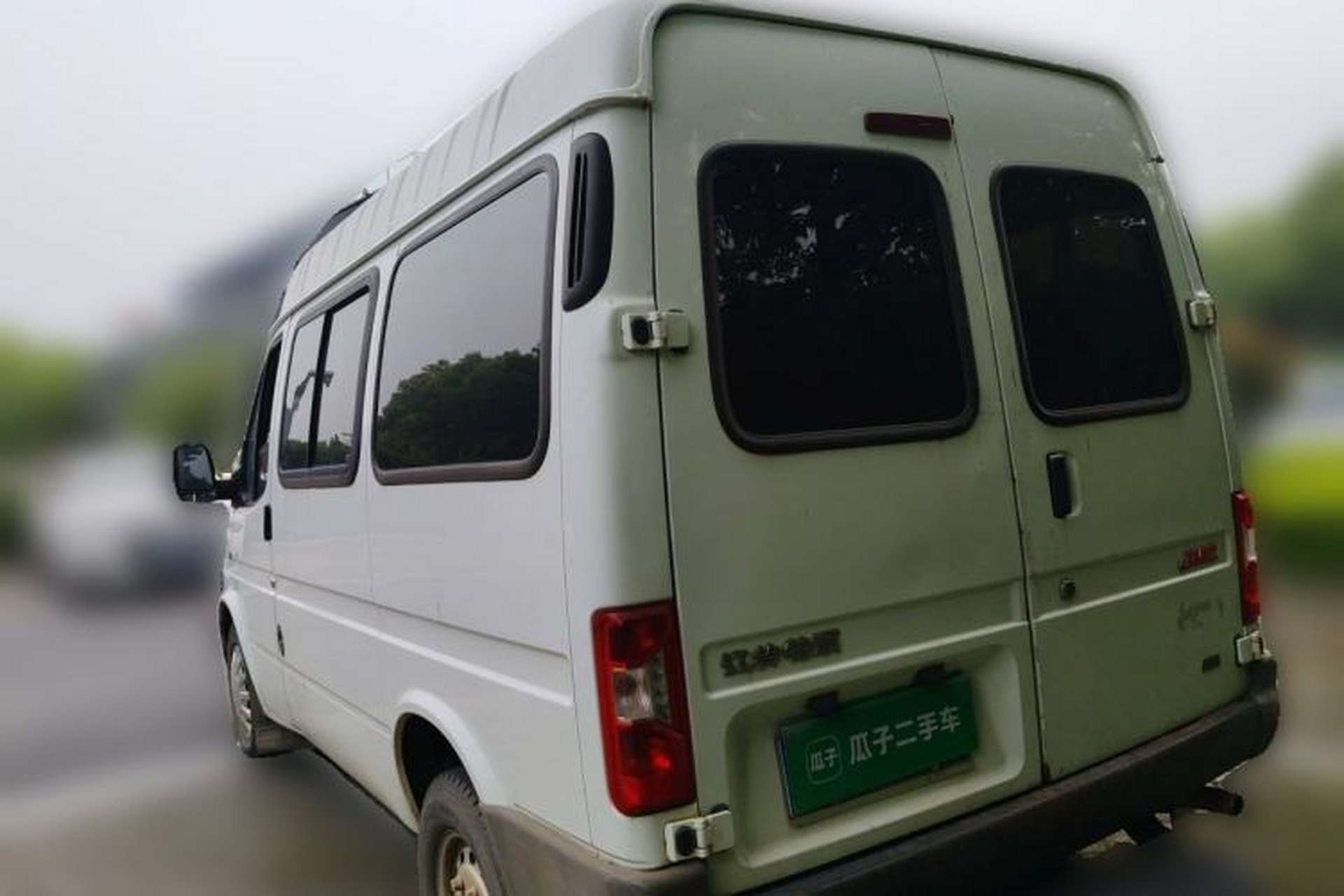 Used JMC Transit 2019 2.8T Commercial Version Short Wheelbase Mid-Roof 6-Seater China VI JX493 Rear