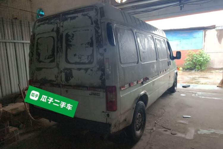 Used JMC Transit 2019 2.8T Commercial Version Long Wheelbase Mid-Roof 3-Seater Rear Single Tire China VI Emission Standard – JX493 Rear Right 45 Deg
