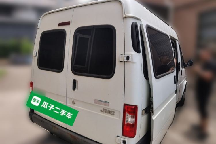 Used JMC Transit 2019 2.8T Commercial Version Intelligent Automatic Transmission Short Wheelbase Mid-Roof Design 6 Seats China VI Emission Standard – JX493 Rear Right 45 Deg