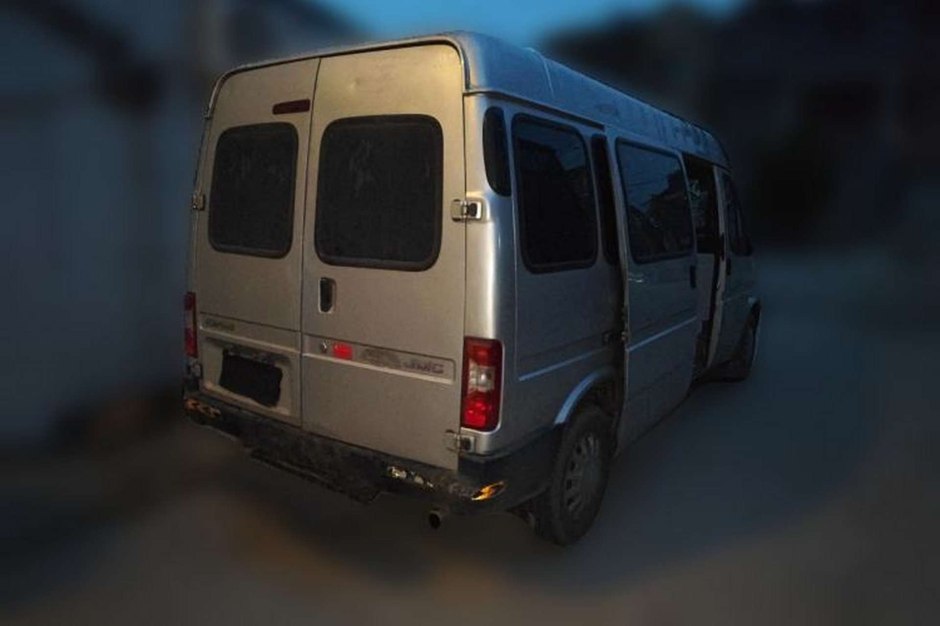 Used JMC Transit 2019 2.8T Commercial Version Long Wheelbase Mid-Roof 6-Seater Rear Single Tire China VI Emission Standard – JX493 Rear Right 45 Deg