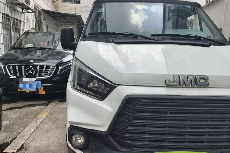 Used JMC Transit 2019 2.8T Commercial Version Long Wheelbase High Roof 6-Seater Rear Single Tire China VI Emission Standard – JX493 Right Front Headlight
