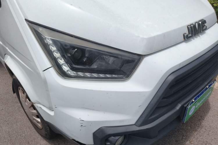 Used JMC Transit 2019 2.8T Commercial Version Short Wheelbase Mid-Roof 6-Seater China VI JX493 Right Front Headlight