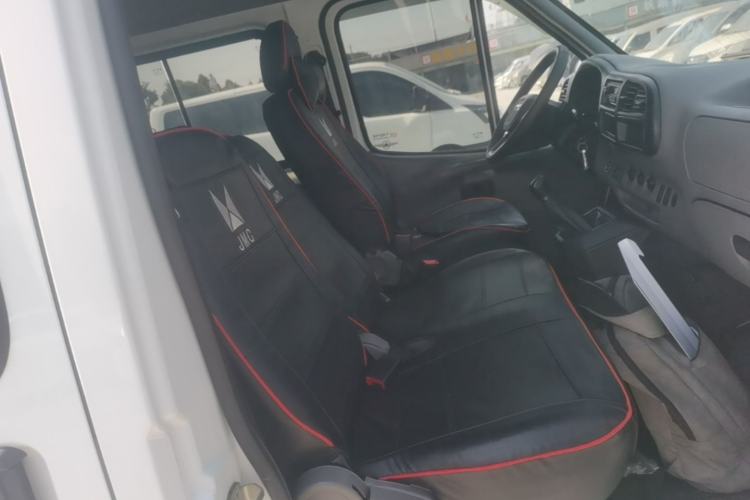 Used JMC Transit 2019 2.8T Commercial Version Short Wheelbase Mid-Roof 6-Seater China VI JX493 Right Front Seat