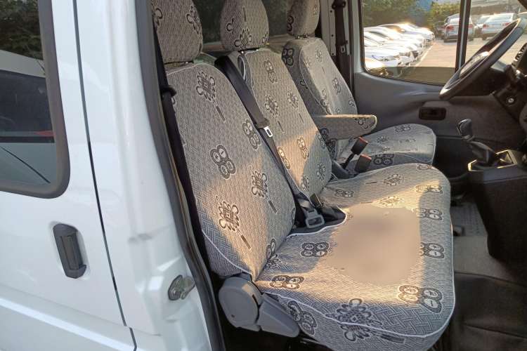 Used JMC Transit 2019 2.8T Commercial Version Short Wheelbase Low Roof 6-Seater China VI Emission Standard JX493 Right Front Seat