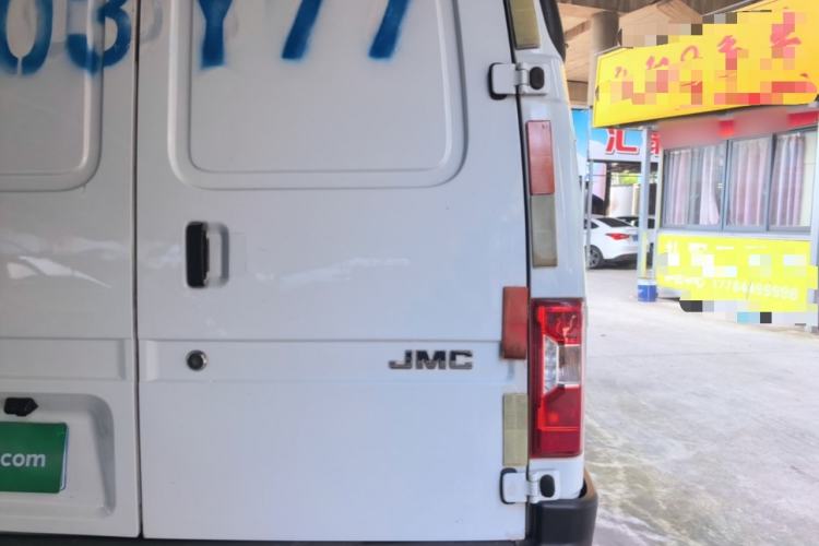 Used JMC Transit 2019 2.8T Commercial Version Short Wheelbase Mid-Roof 3-Seater China VI Standard JX493 Right Rear Taillight