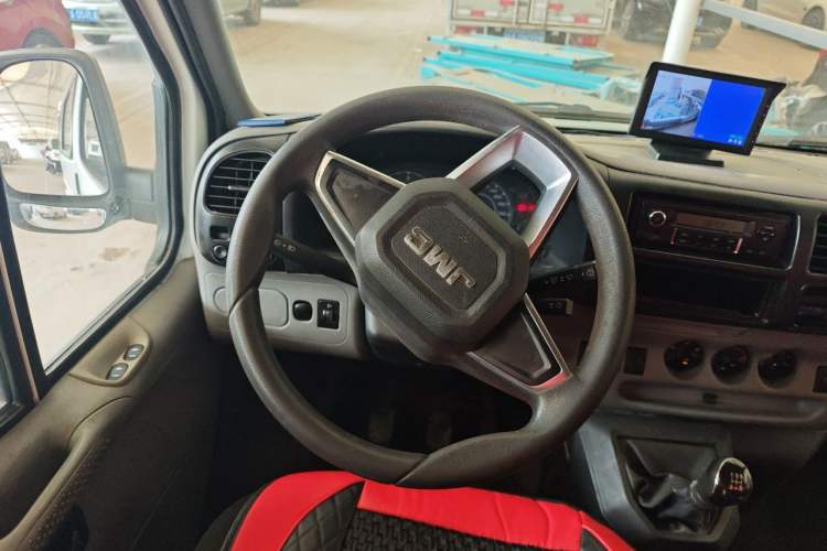Used JMC Transit 2019 2.8T Commercial Version Short Wheelbase Mid-Roof 6-Seater China VI JX493 Steering Wheel