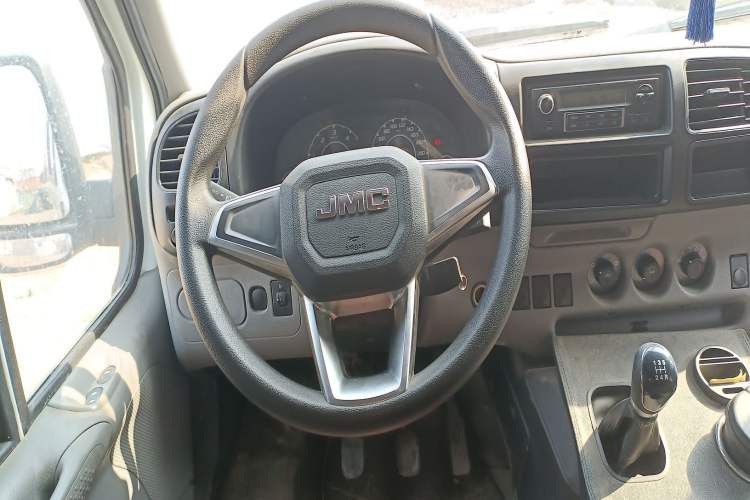 Used JMC Transit 2019 2.8T Commercial Version Intelligent Automatic Transmission Long Wheelbase Mid-Height 6-Seater Rear Single Tire China VI Emission Standard JX493 Steering Wheel