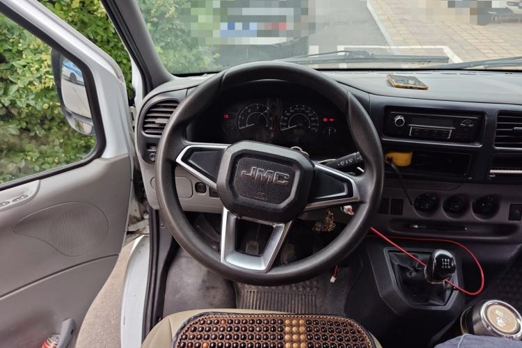 Used JMC Transit 2019 2.8T Commercial Version Long Wheelbase Mid-Roof 6-Seater Rear Single Tire China VI Emission Standard – JX493 Steering Wheel