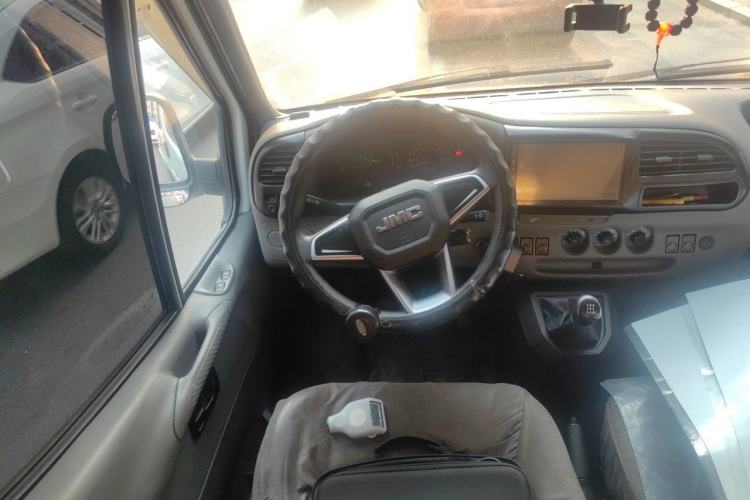Used JMC Transit 2019 2.8T Commercial Version Short Wheelbase Mid-Roof 6-Seater China VI JX493 Steering Wheel