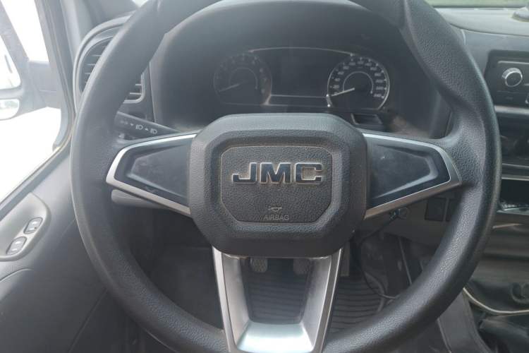 Used JMC Transit 2019 2.8T Commercial Version Long Wheelbase Mid-Roof 6-Seater Rear Single Tire China VI Emission Standard – JX493 Steering Wheel
