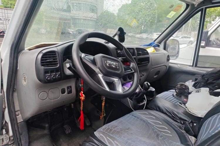 Used JMC Transit 2019 2.8T Commercial Version Long Wheelbase Mid-Roof 3-Seater Rear Single Tire China VI Emission Standard – JX493 Steering Wheel
