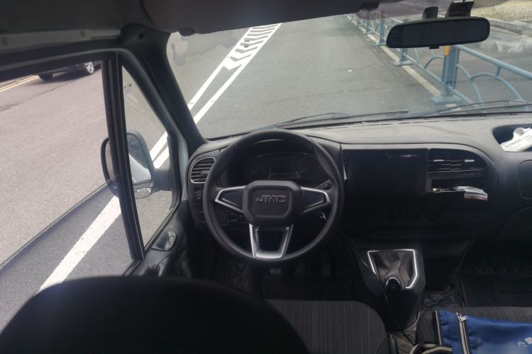 Used JMC Transit 2019 2.8T Commercial Version Short Wheelbase Mid-Roof 6-Seater China VI JX493 Steering Wheel