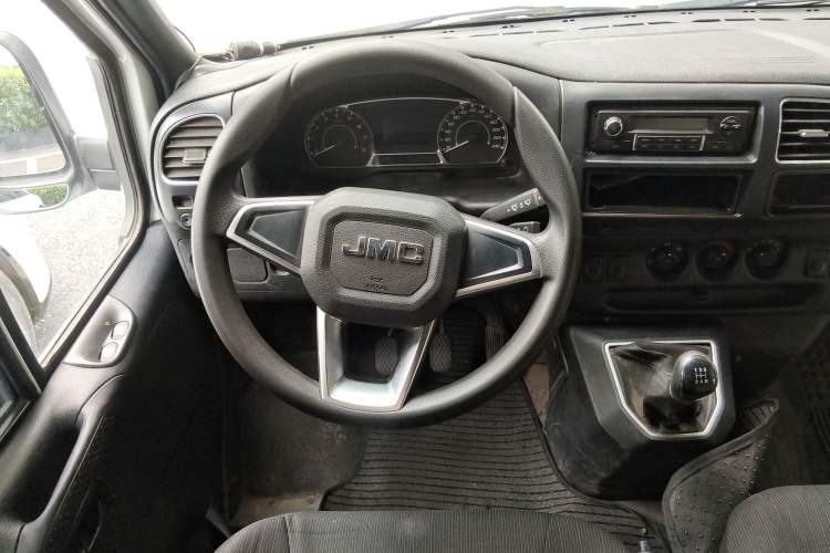 Used JMC Transit 2019 2.8T Commercial Version Short Wheelbase Mid-Roof 6-Seater China VI JX493 Steering Wheel