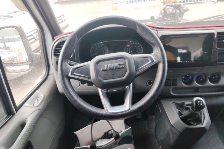 Used JMC Transit 2019 2.8T Commercial Version Long Wheelbase Mid-Roof 6-Seater Rear Single Tire China VI Emission Standard – JX493 Steering Wheel
