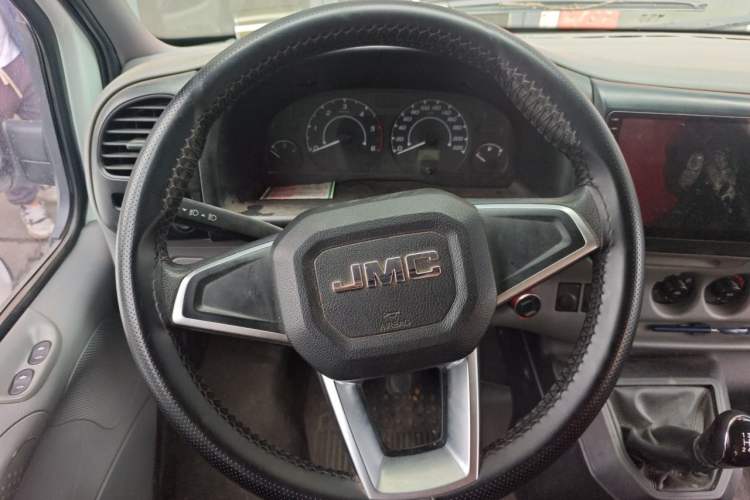 Used JMC Transit 2019 2.8T Commercial Version Short Wheelbase Mid-Roof 6-Seater China VI JX493 Steering Wheel