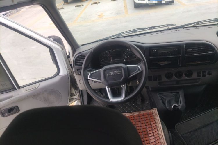 Used JMC Transit 2019 2.8T Commercial Version Short Wheelbase Mid-Roof 6-Seater China VI JX493 Steering Wheel