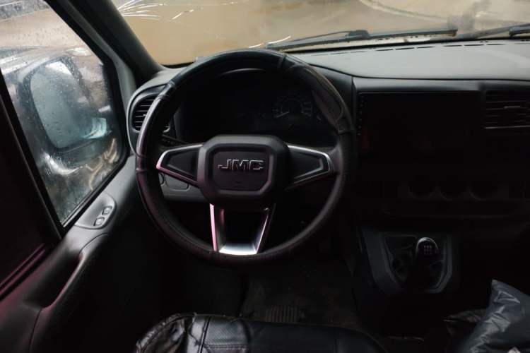 Used JMC Transit 2019 2.8T Commercial Version Short Wheelbase Mid-Roof 6-Seater China VI JX493 Steering Wheel