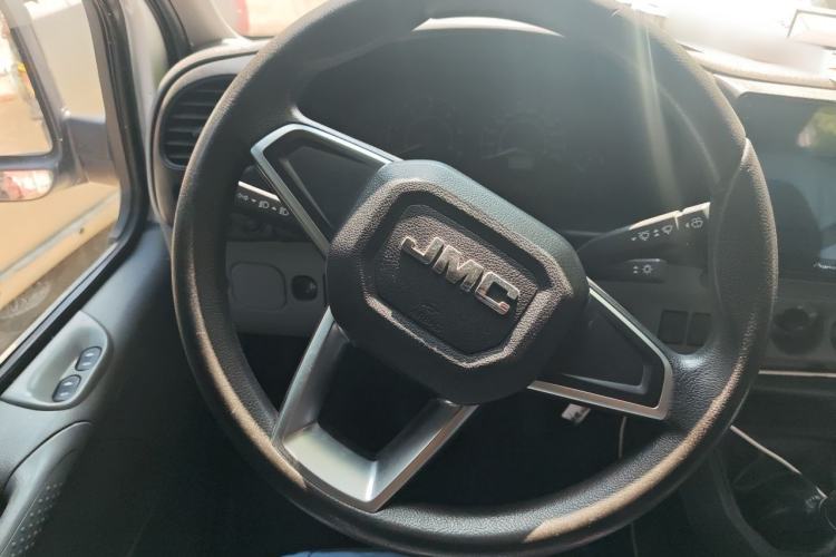 Used JMC Transit 2019 2.8T Commercial Version Short Wheelbase Mid-Roof 6-Seater China VI JX493 Steering Wheel