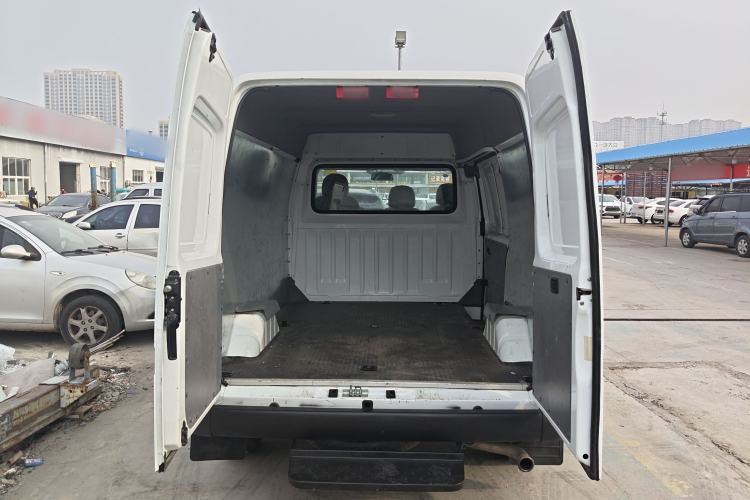 Used JMC Transit 2019 2.8T Commercial Version Short Wheelbase Mid-Roof 3-Seater China VI Standard JX493 Trunk