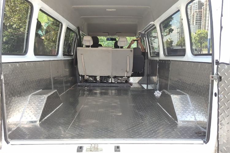 Used JMC Transit 2019 2.8T Commercial Version Long Wheelbase Mid-Roof 6-Seater Rear Single Tire China VI Emission Standard – JX493 Trunk