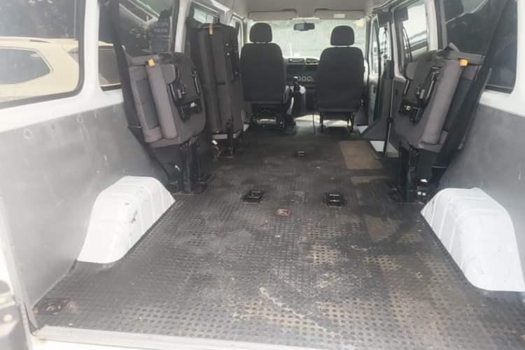 Used JMC Transit 2019 2.8T Commercial Version Long Wheelbase Mid-Roof 6-Seater Rear Single Tire China VI Emission Standard – JX493 Trunk